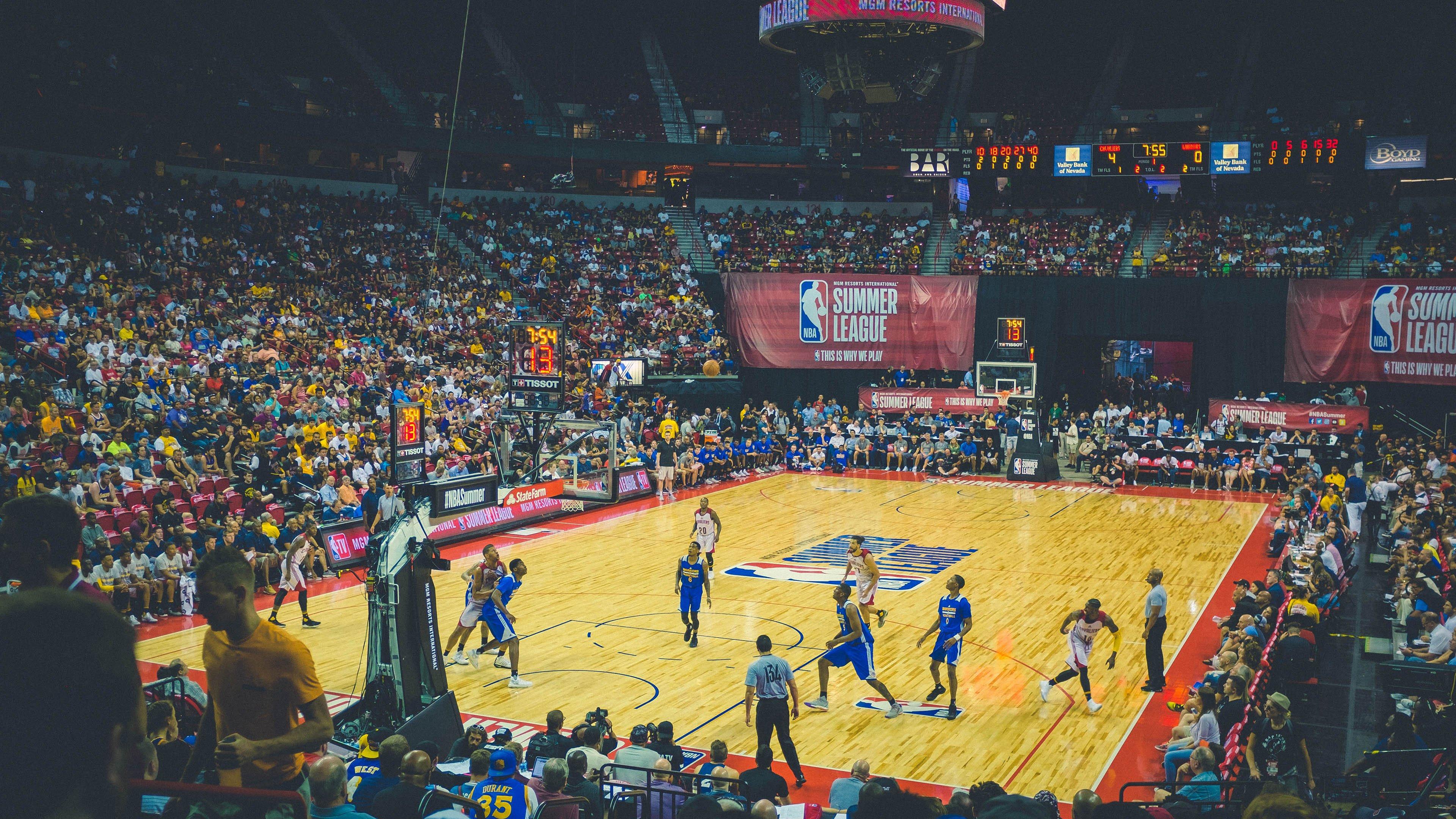 体育经济迎来新风口,赛事IP商业化加速,资本竞逐千亿市场