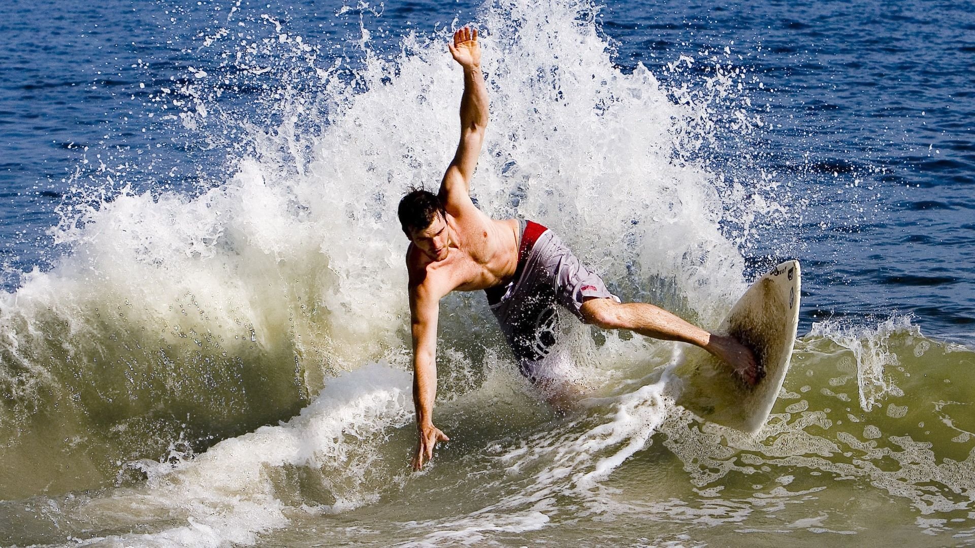 体育公益携手前行，爱心传递温暖人心